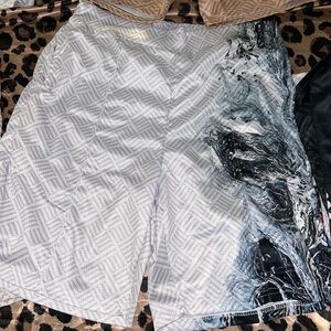 Stylish Geometric Patterned Shorts